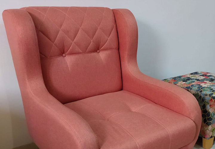 Silla Poltrona Guava, con telas antifluidos - 37